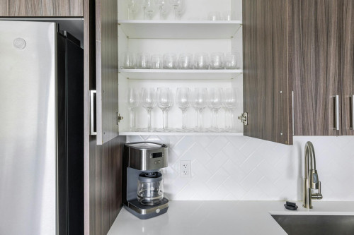 Northeast 7th Avenue, Miami, FL - Gallery - 10