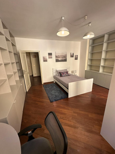 Via de' Carbonesi, Bologna