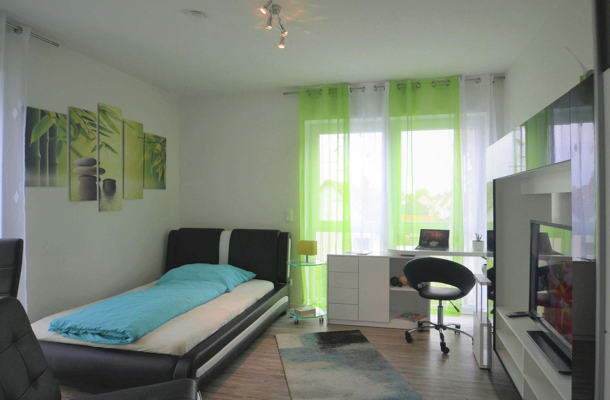  Entire Place  -  Schulstraße, Raunheim  - Gallery -  1