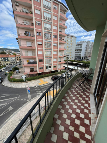 Very cosy single bedroom with a balcony, in the Norton de Matos neighbourhood
