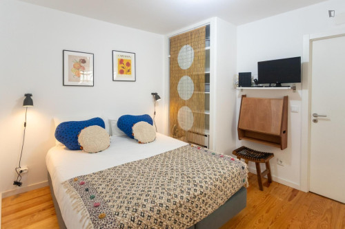 Lovely studio set in the historic University area