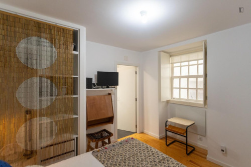 Lovely studio set in the historic University area