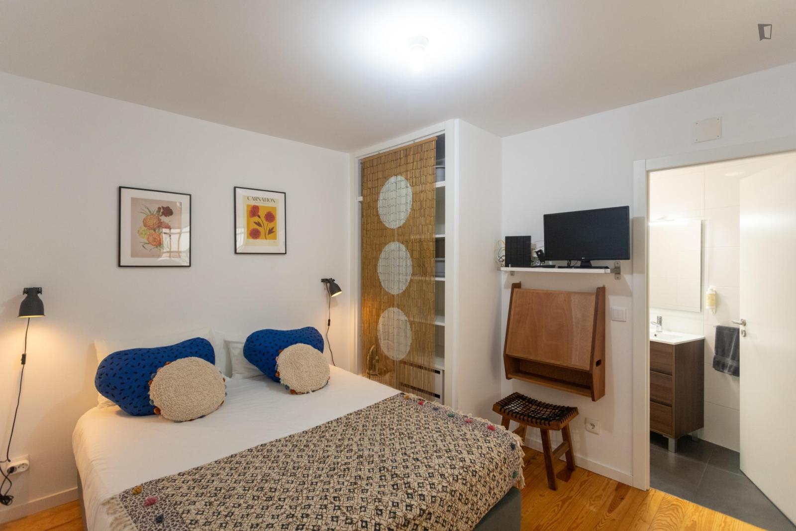  Lovely Studio Set In The Historic University Area  -  Lovely studio set in the historic University area  - Gallery -  1