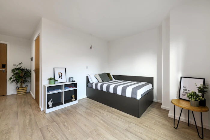 En-Suite Bronze - Accessible - The Towpath Roost - Gallery - 1
