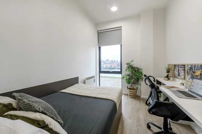 En-Suite Plus - Waterfront  -  The Towpath Roost  - Gallery -  1