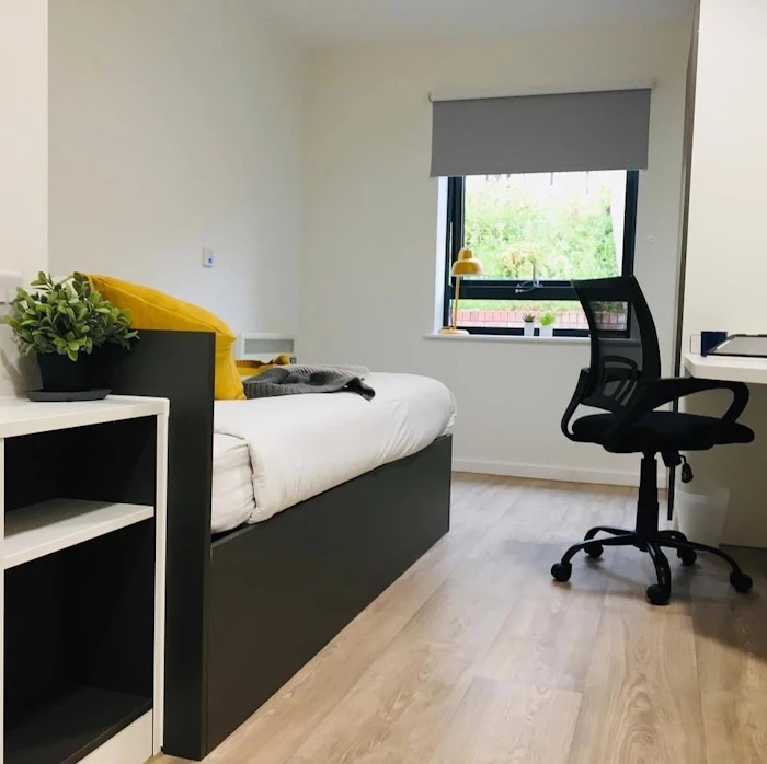  En-Suite - Waterfront  -  The Towpath Roost  - Gallery -  1