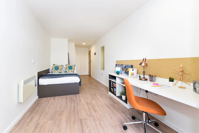  En-Suite Platinum - Waterfront  -  The Towpath Roost  - Gallery -  1