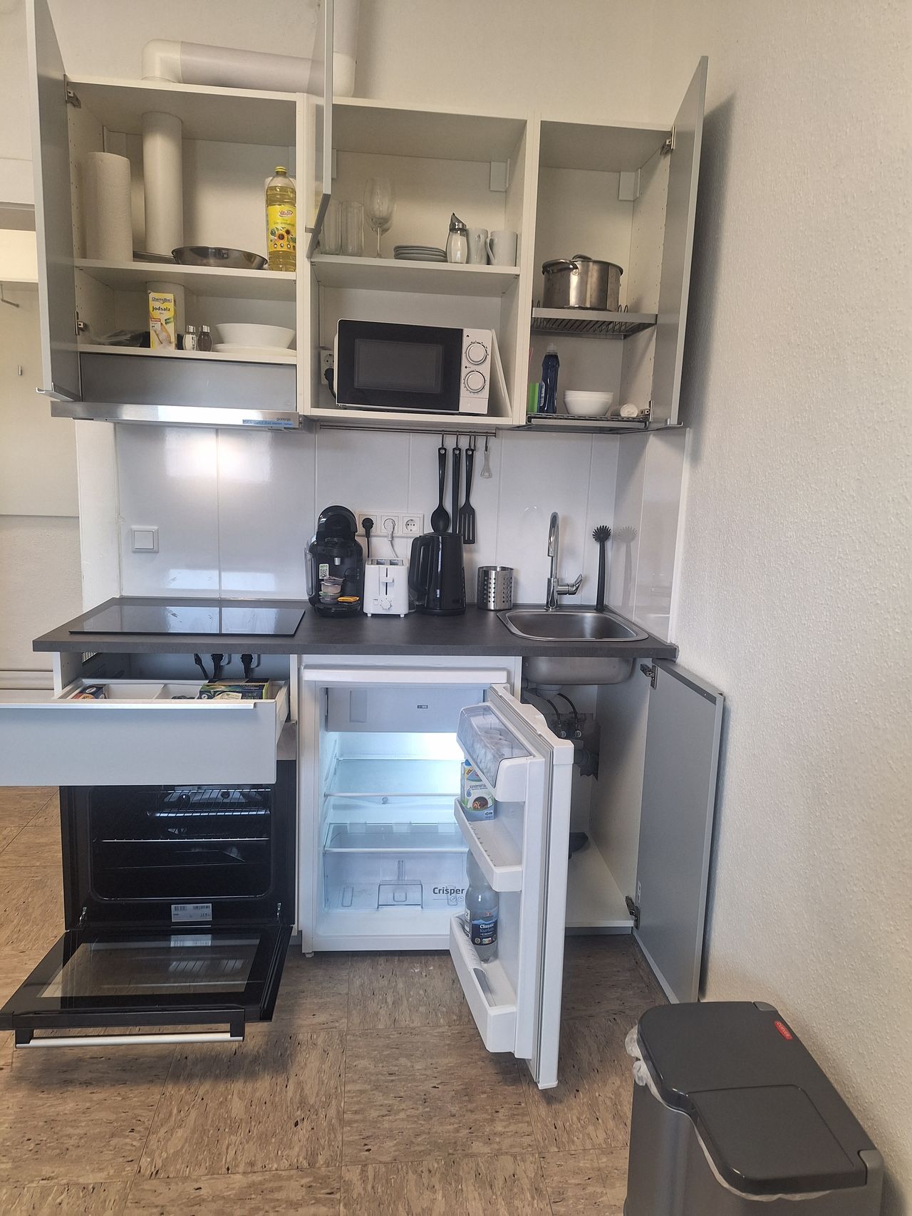  Studio  -  Furnished studio apartment approx. 1.9 km from Essen Central Station  - Gallery -  2