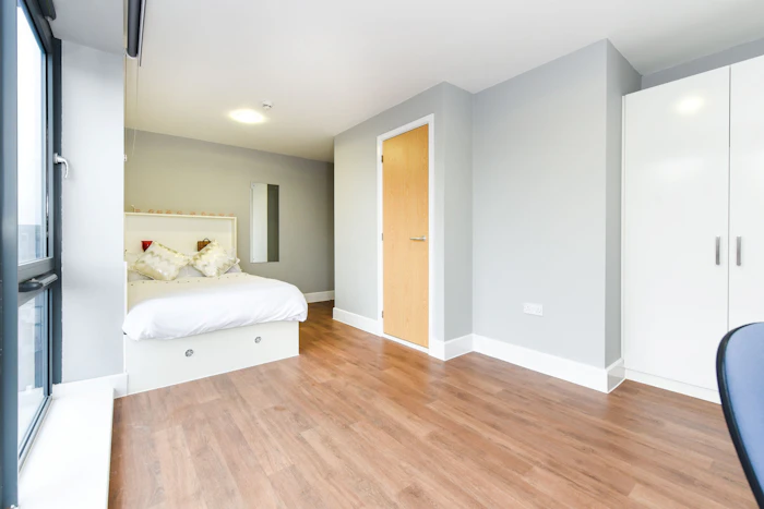 En-Suite Gold - Tramways Roost - Gallery - 4
