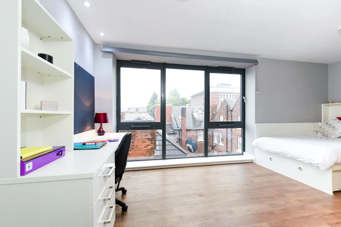 En-Suite Gold - Tramways Roost - Gallery - 3