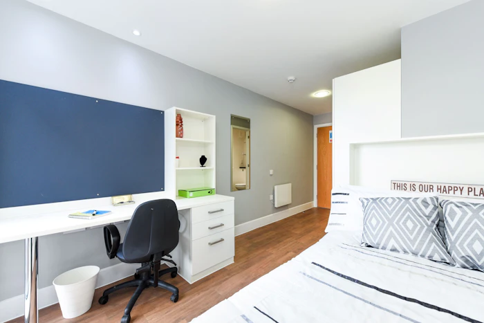 En-Suite Bronze - Tramways Roost - Gallery - 1