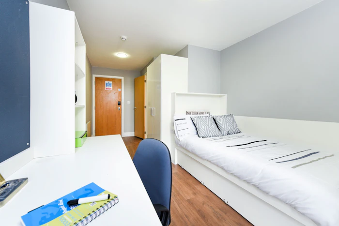 En-Suite Bronze - Tramways Roost - Gallery - 4
