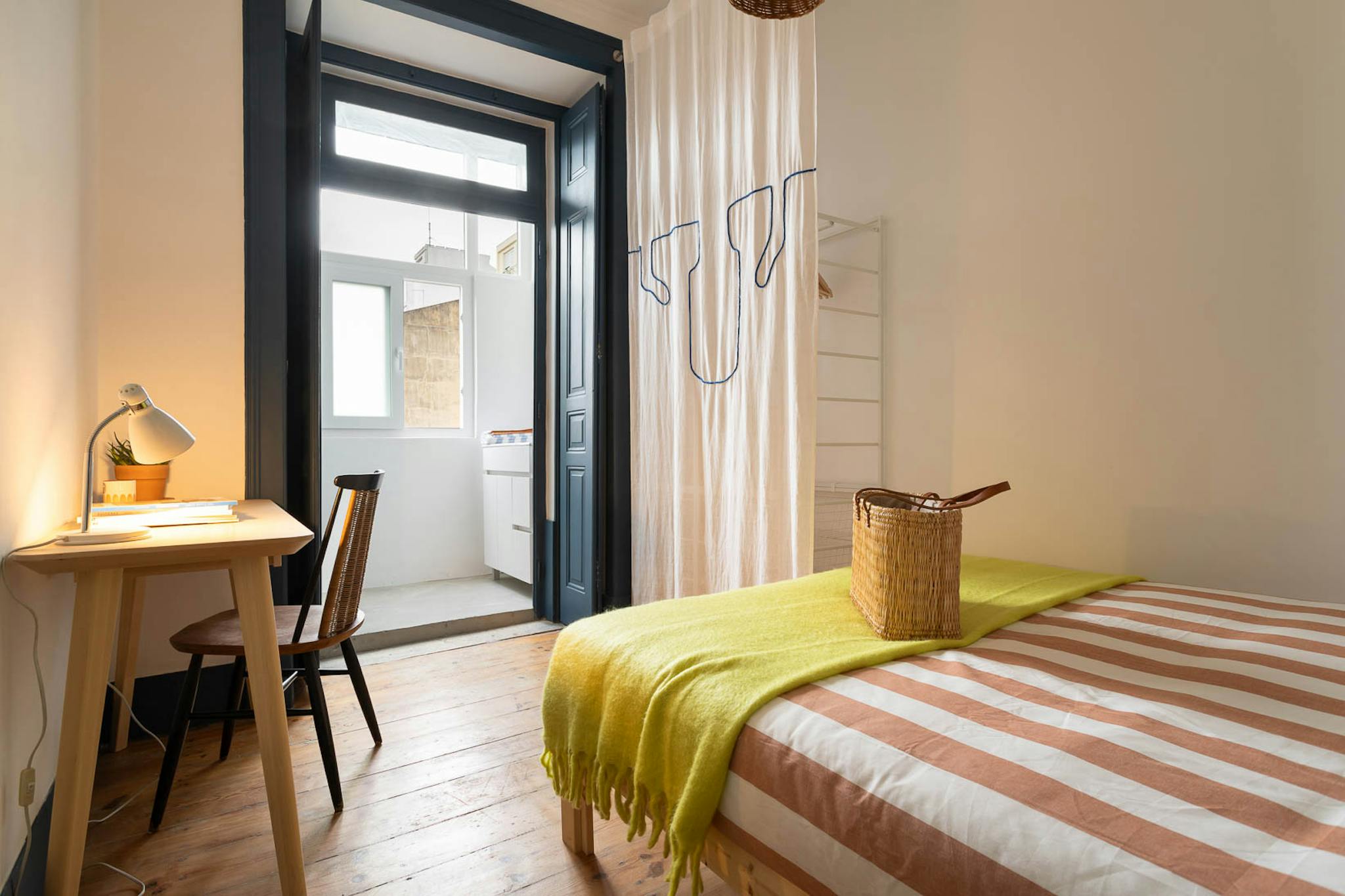  Private Room  -  Rua Álvaro Coutinho, Lisbon  - Gallery -  1