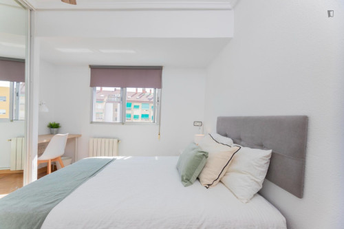 Bright double bedroom in Sant Antoni