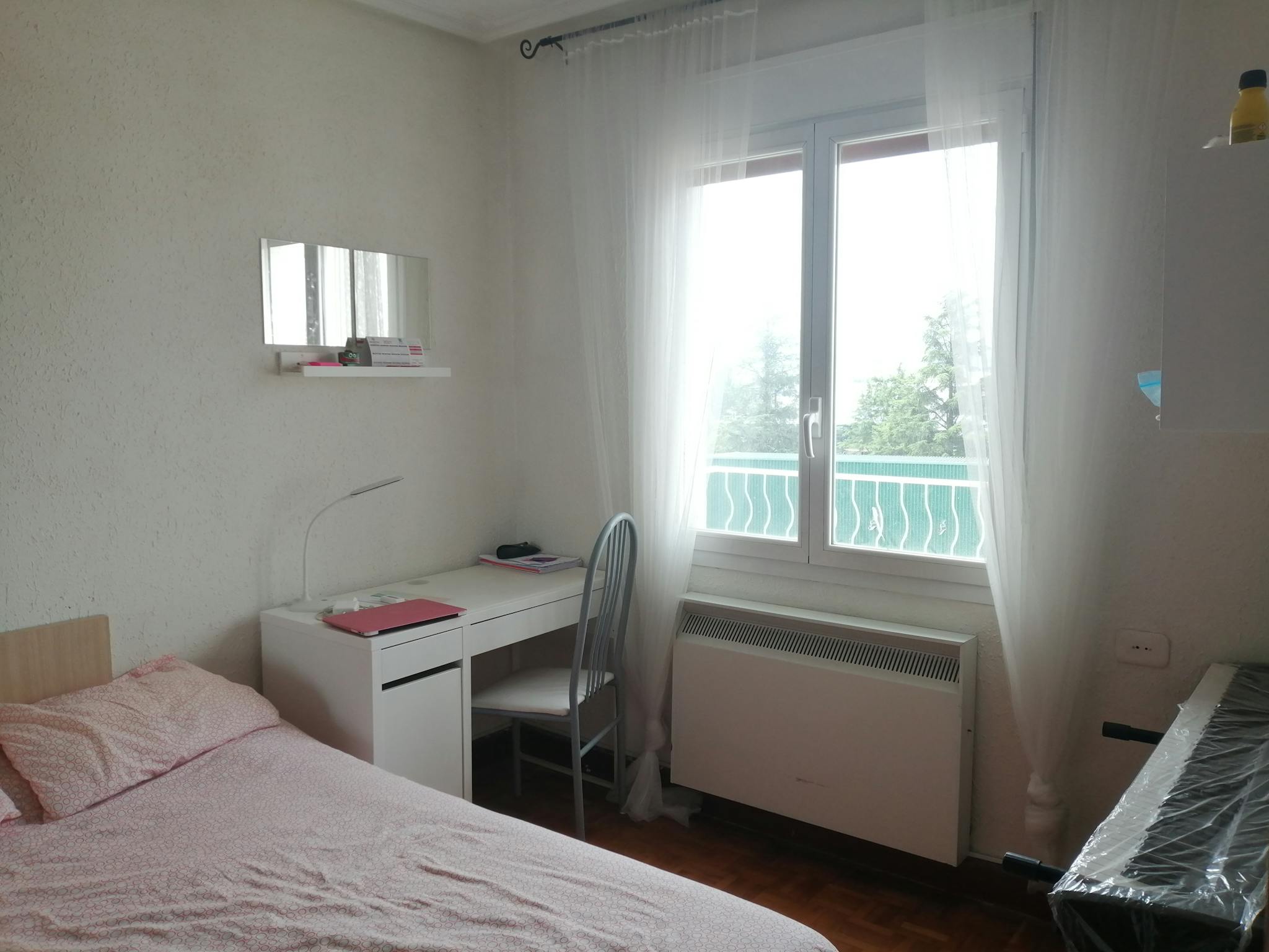 Private Room - Travesía de Jesús Guridi, Pamplona - Gallery - 1