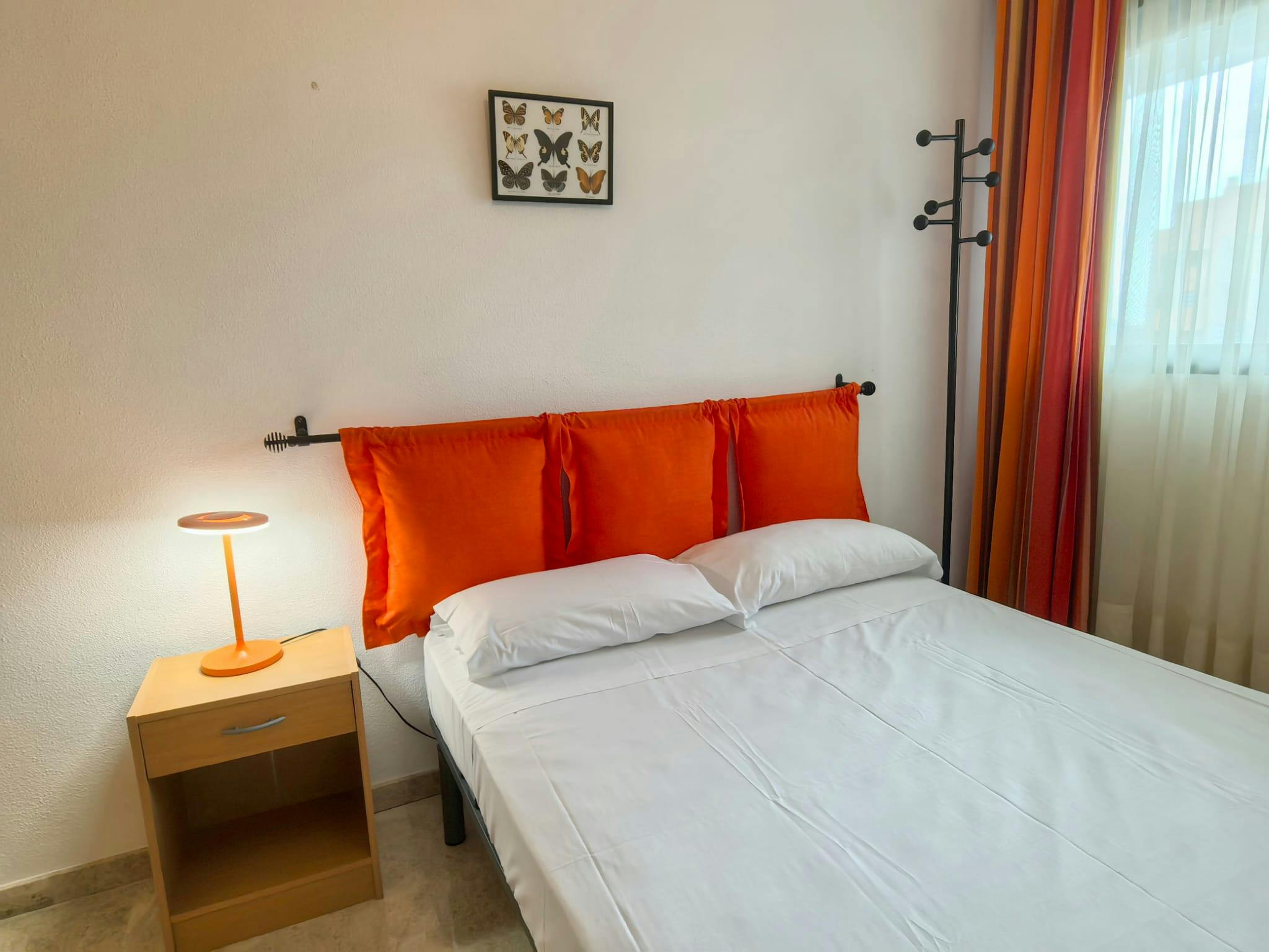 Private Room - Calle Granja de Rocamora, Alicante - Gallery - 1