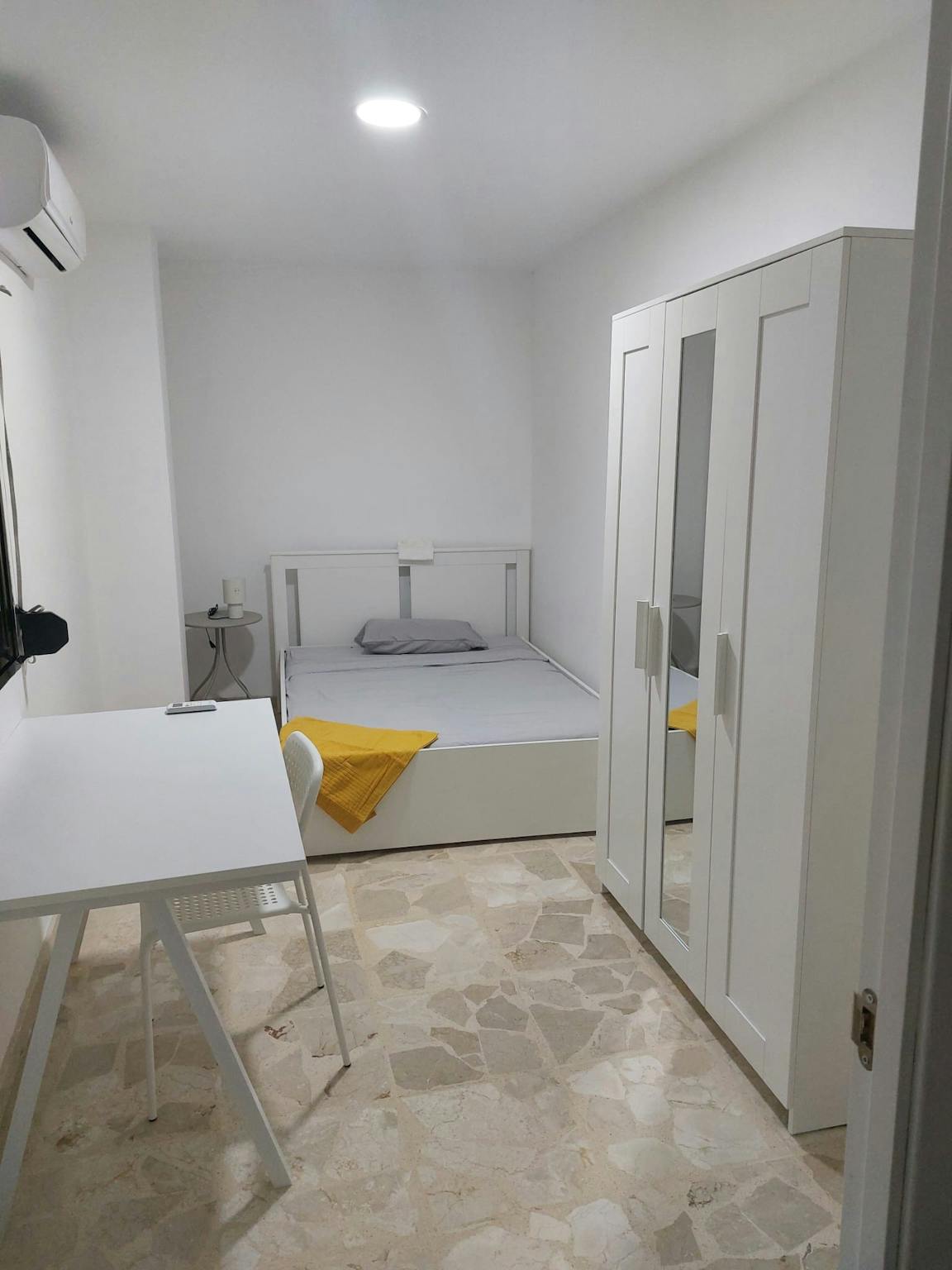  Private Room  -  Calle Juanito Valderrama, Jaén  - Gallery -  1