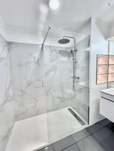 Passionate 2 Bedroom Apartment close to Lido viewpoint