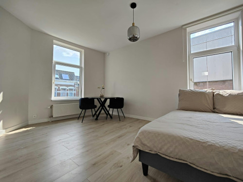 Claes de Vrieselaan, Rotterdam