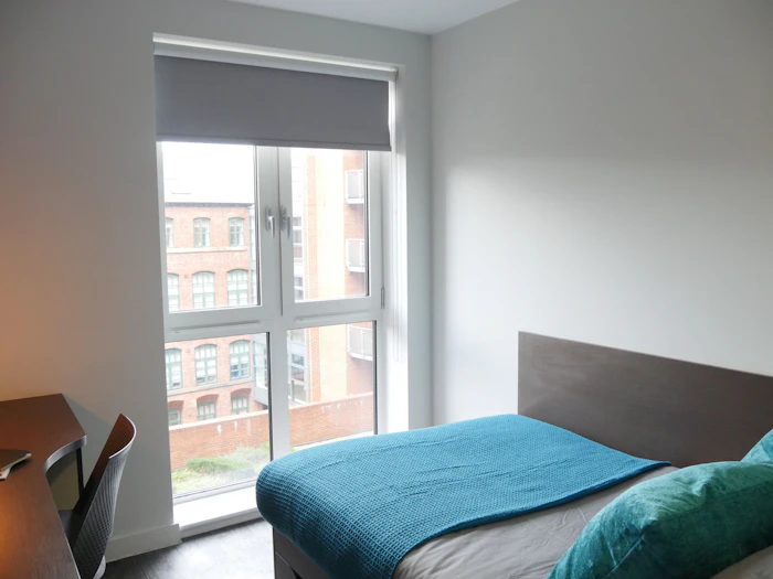  En-Suite Bronze  -  Cornerhouse Roost  - Gallery -  4