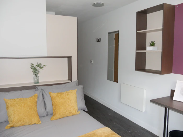  En-Suite Silver  -  Cornerhouse Roost  - Gallery -  1