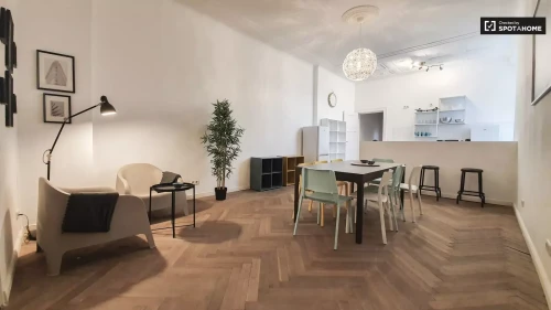 Room in a shared 8-bedroom apartment for rent in Berlin, all bills included.