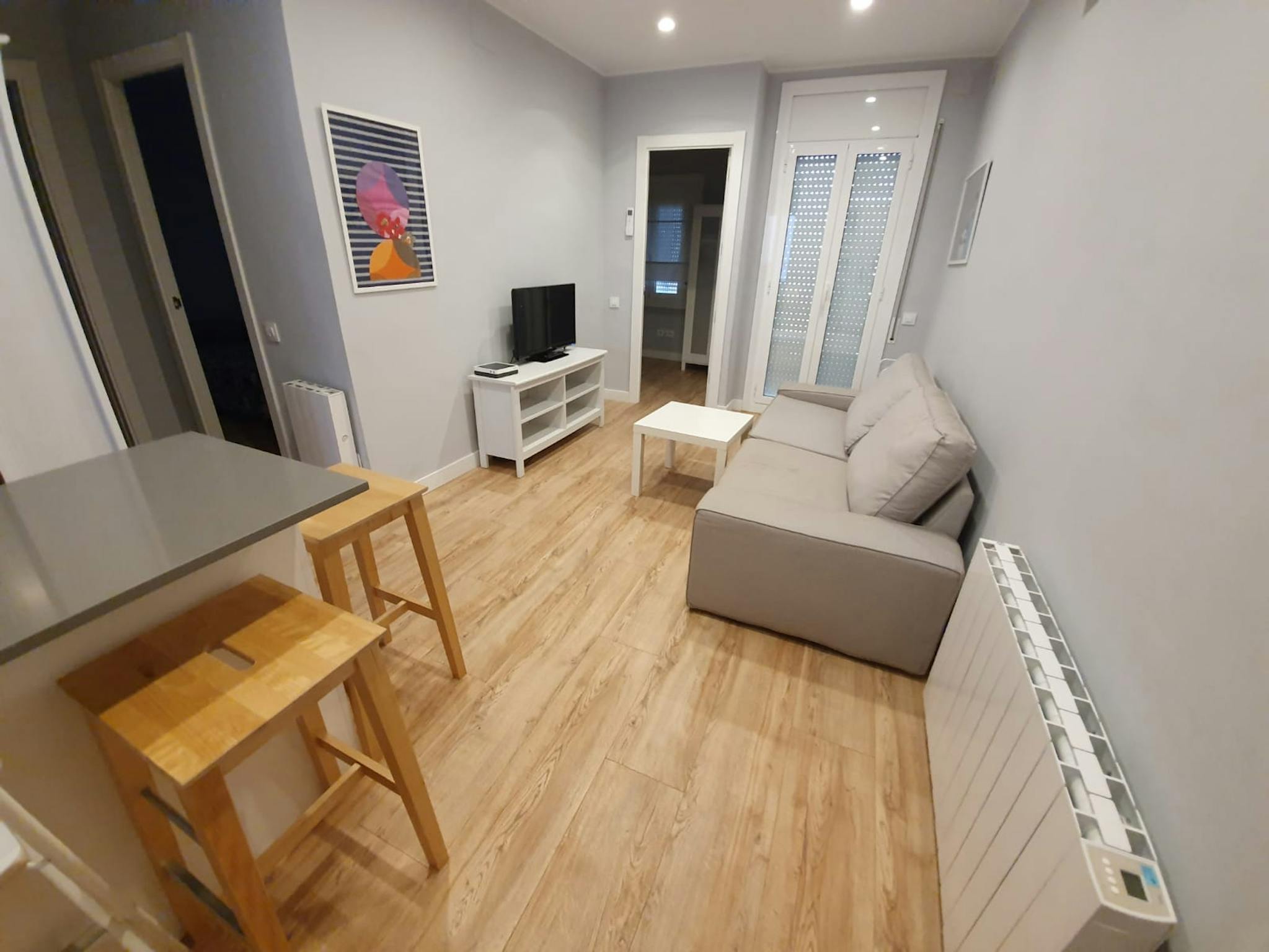 Entire Place - Carrer de Francisco Giner, Barcelona - Gallery - 1