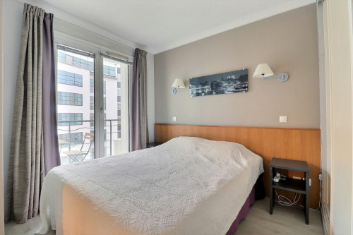 Rue Éliane Jeannin-Garreau, Issy-les-Moulineaux