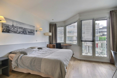 Rue Eliane Jeannin-Garreau, Issy-les-Moulineaux