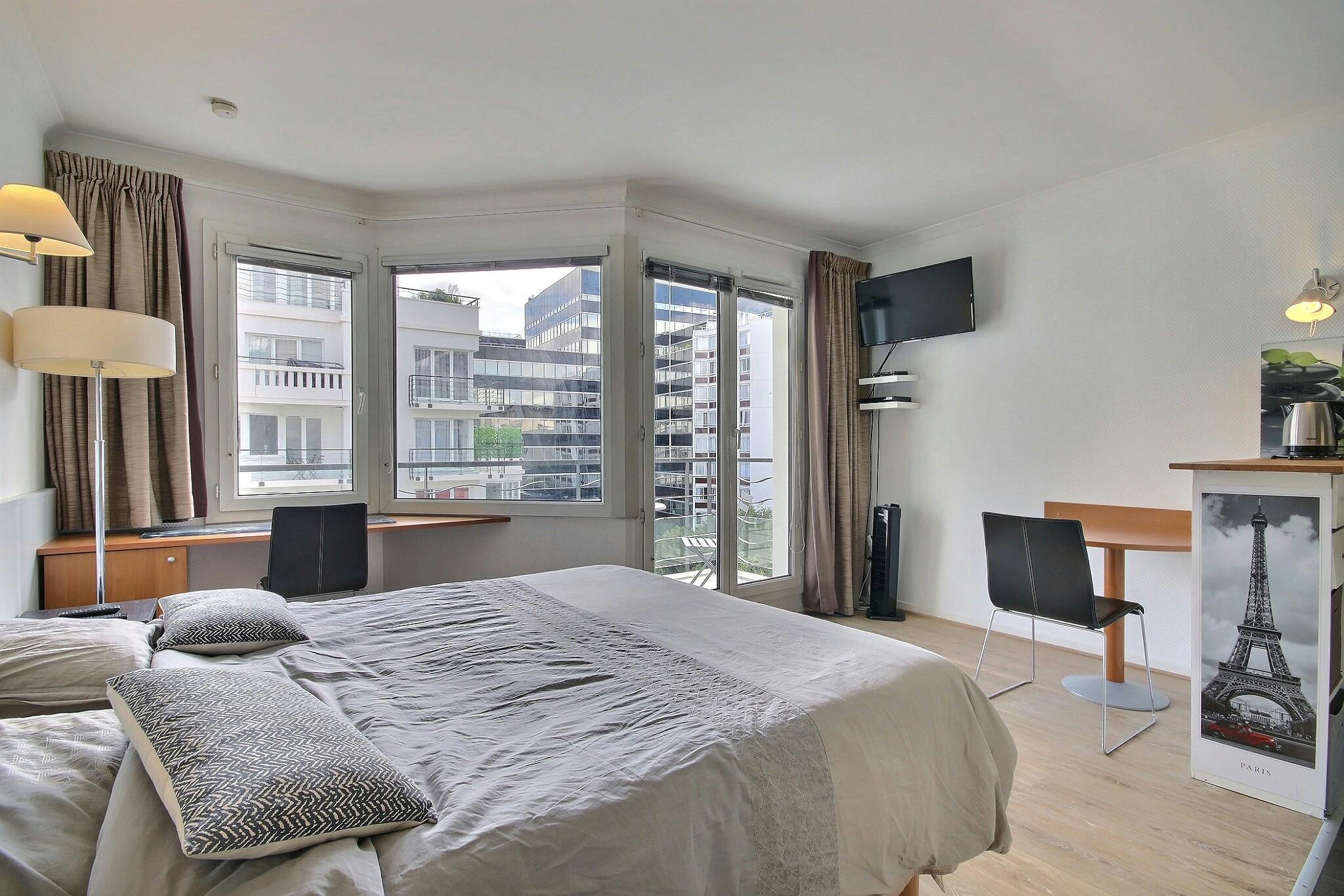 Entire Place - Rue Eliane Jeannin-Garreau, Issy-les-Moulineaux - Gallery - 1