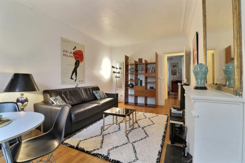 Avenue de la Bourdonnais, Paris