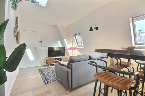 Rue de la Bienfaisance, Paris