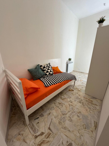 Neat single bedroom in Cagliari
