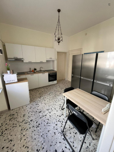 Neat single bedroom in Cagliari  - Gallery -  5