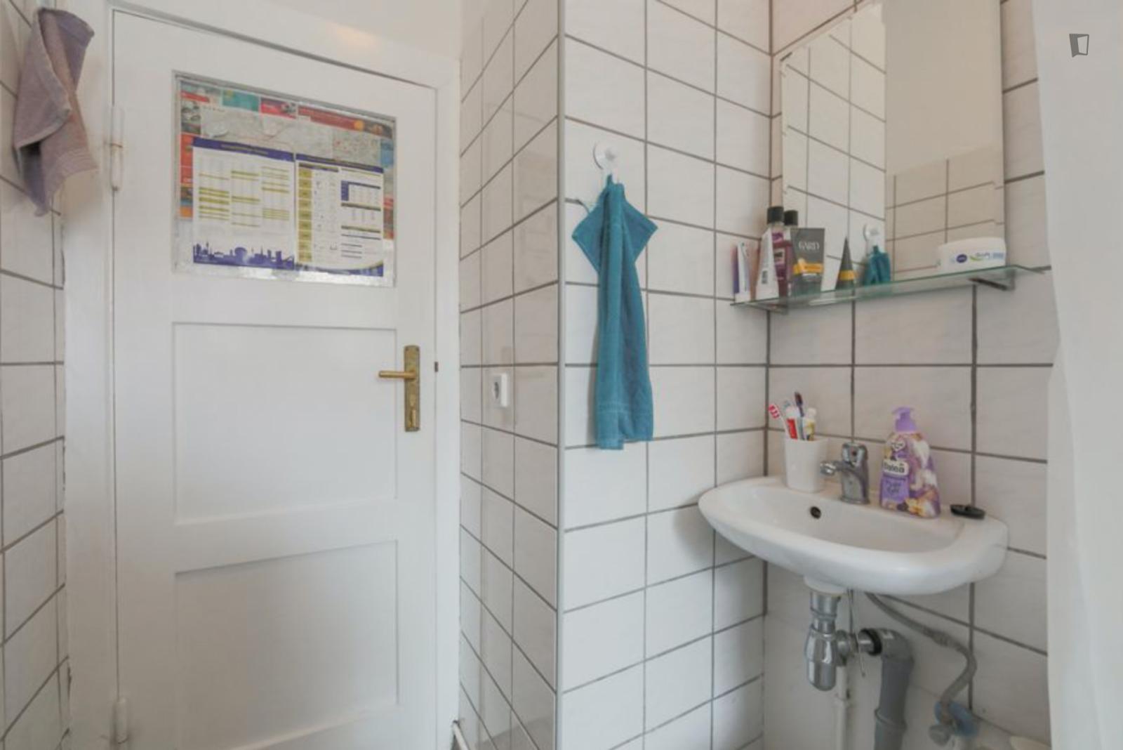 Charming Single Bedroom In The Heart Of Neukölln - 5
