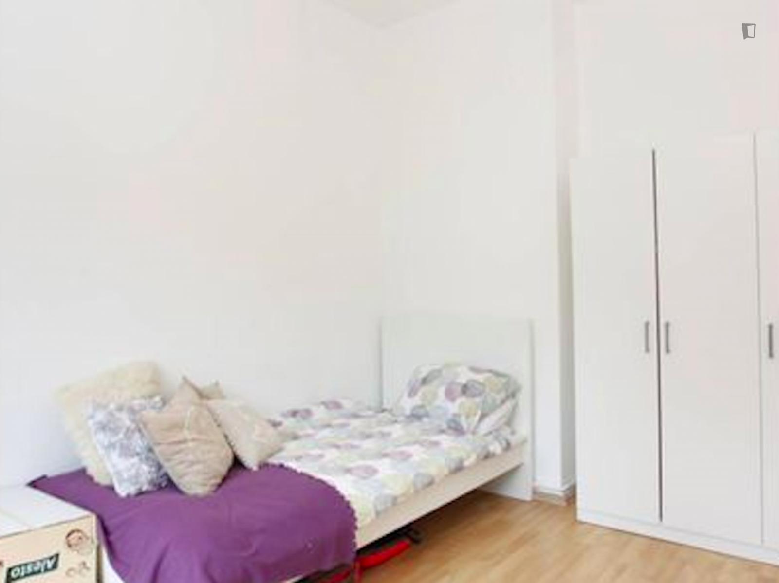 Charming Single Bedroom in the heart of Neukölln - Rooms