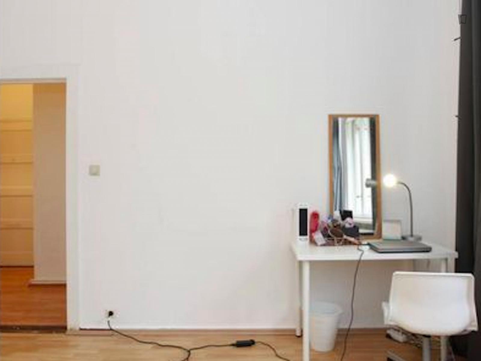 Charming Single Bedroom In The Heart Of Neukölln - 8