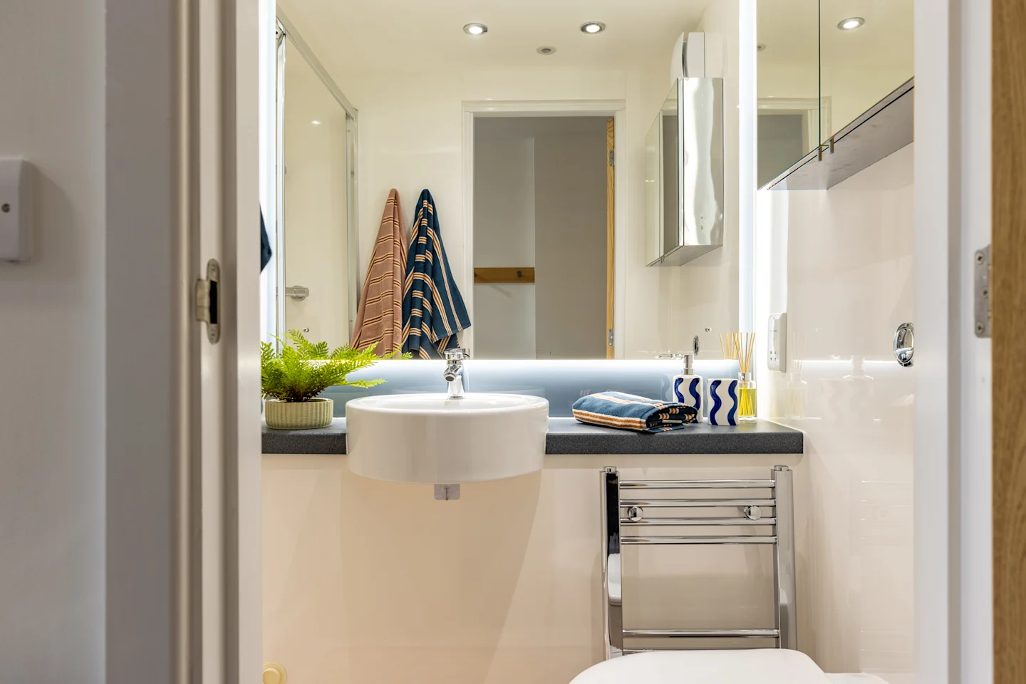  Classic Plus En Suite  -  Bridge House  - Gallery -  5