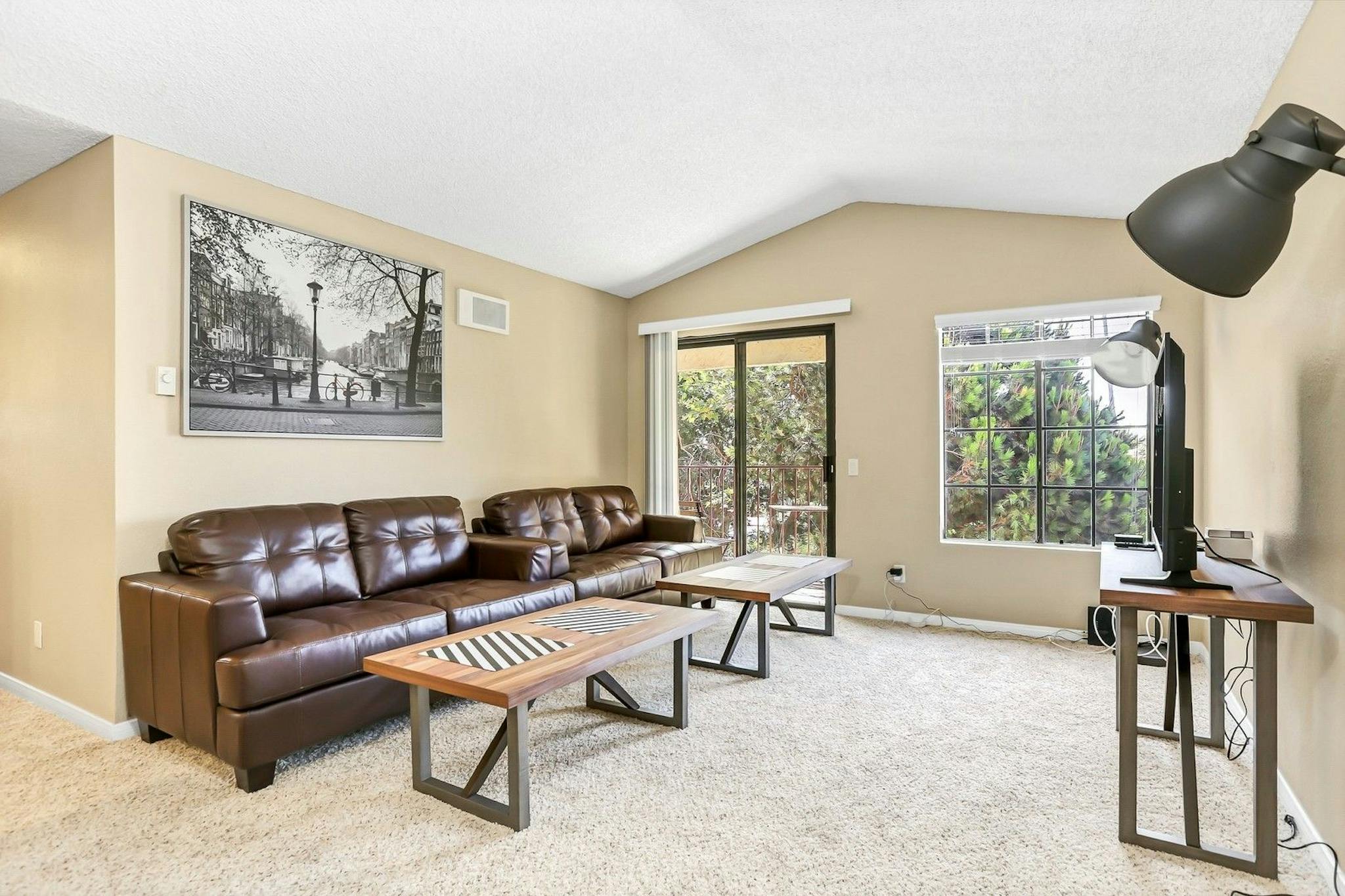 Private Room - Charmant Dr, San Diego, CA - Gallery - 1