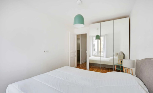 Stylish equipped 2-room apartment in the 18th arrondissement of Paris, close to the Sacré-Coeur with real Parisian charm