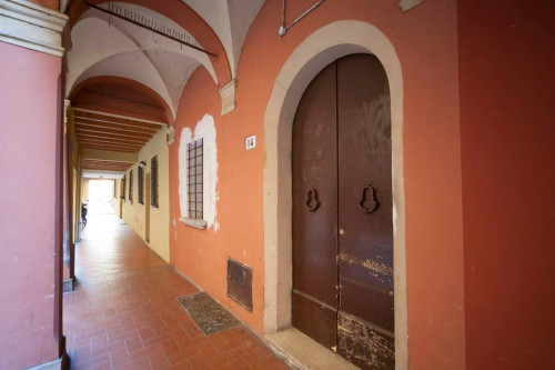 Via Mirasole, Bologna