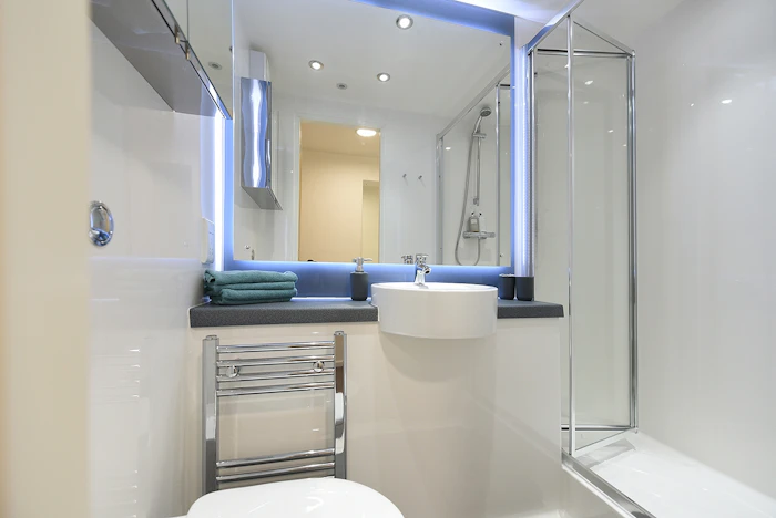  En-Suite Bronze  -  Dobbie's Point Roost  - Gallery -  3
