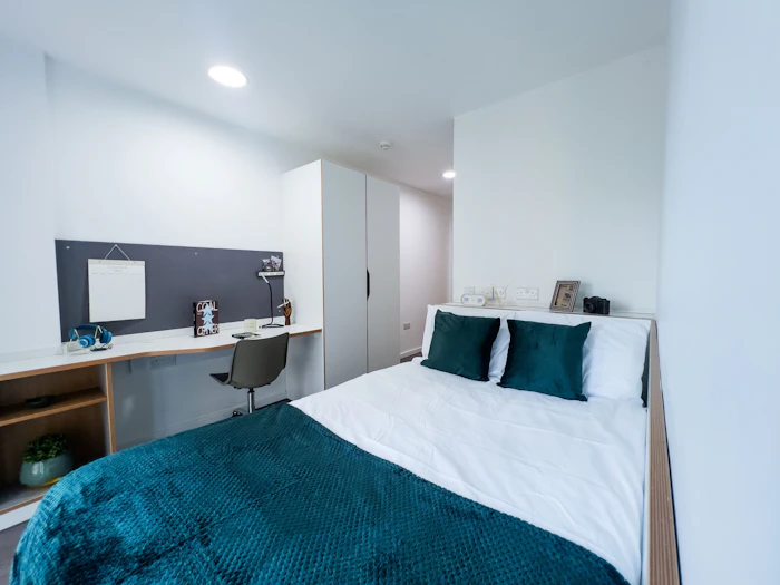  En-Suite Gold  -  Dobbie's Point Roost  - Gallery -  2