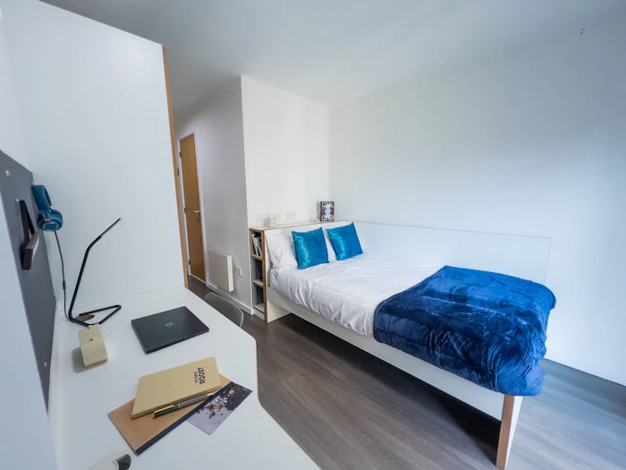  En-Suite Silver  -  Dobbie's Point Roost  - Gallery -  3
