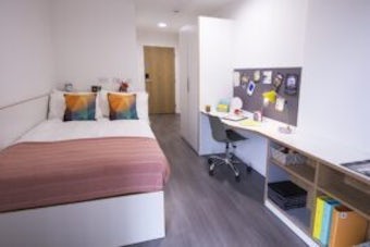 En-Suite Bronze - Courtyard - Dobbie's Point Roost - Gallery - 1