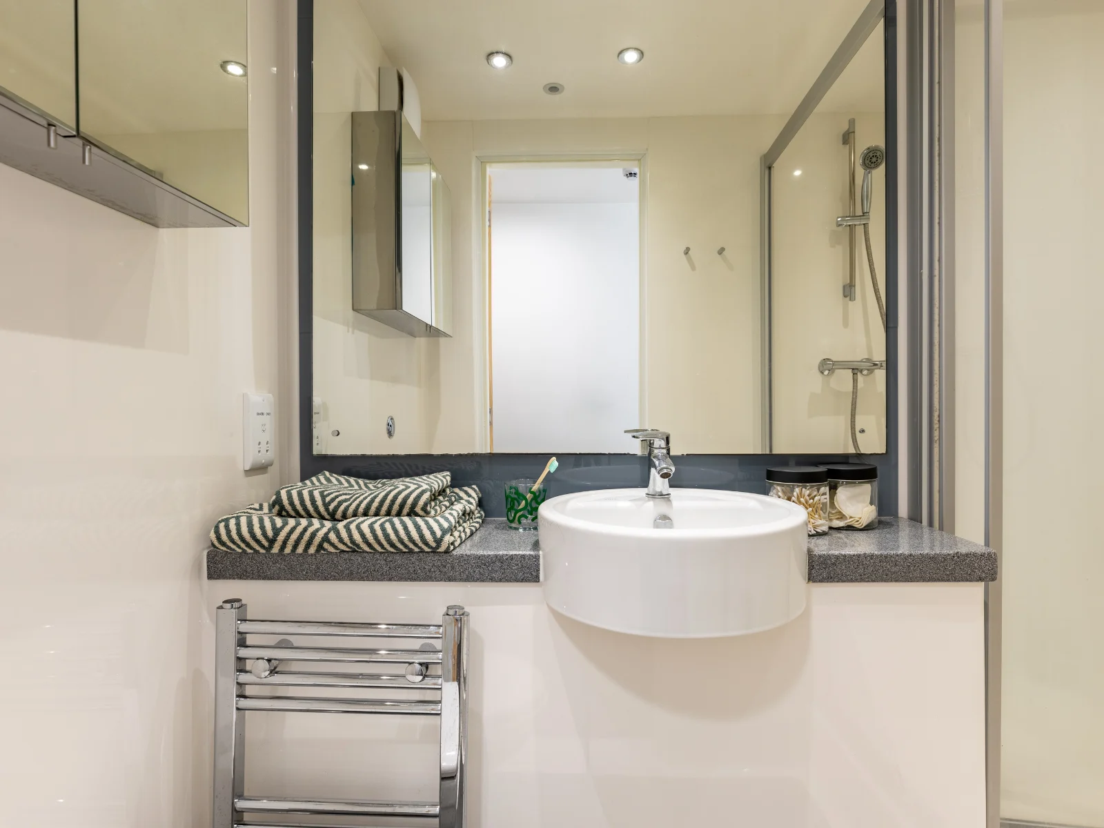 Platinum En Suite Two Bed Flat  -  Dunaskin Mill  - Gallery -  5