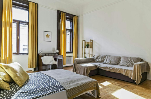 Erzsébet körút, Budapest - Gallery - 16