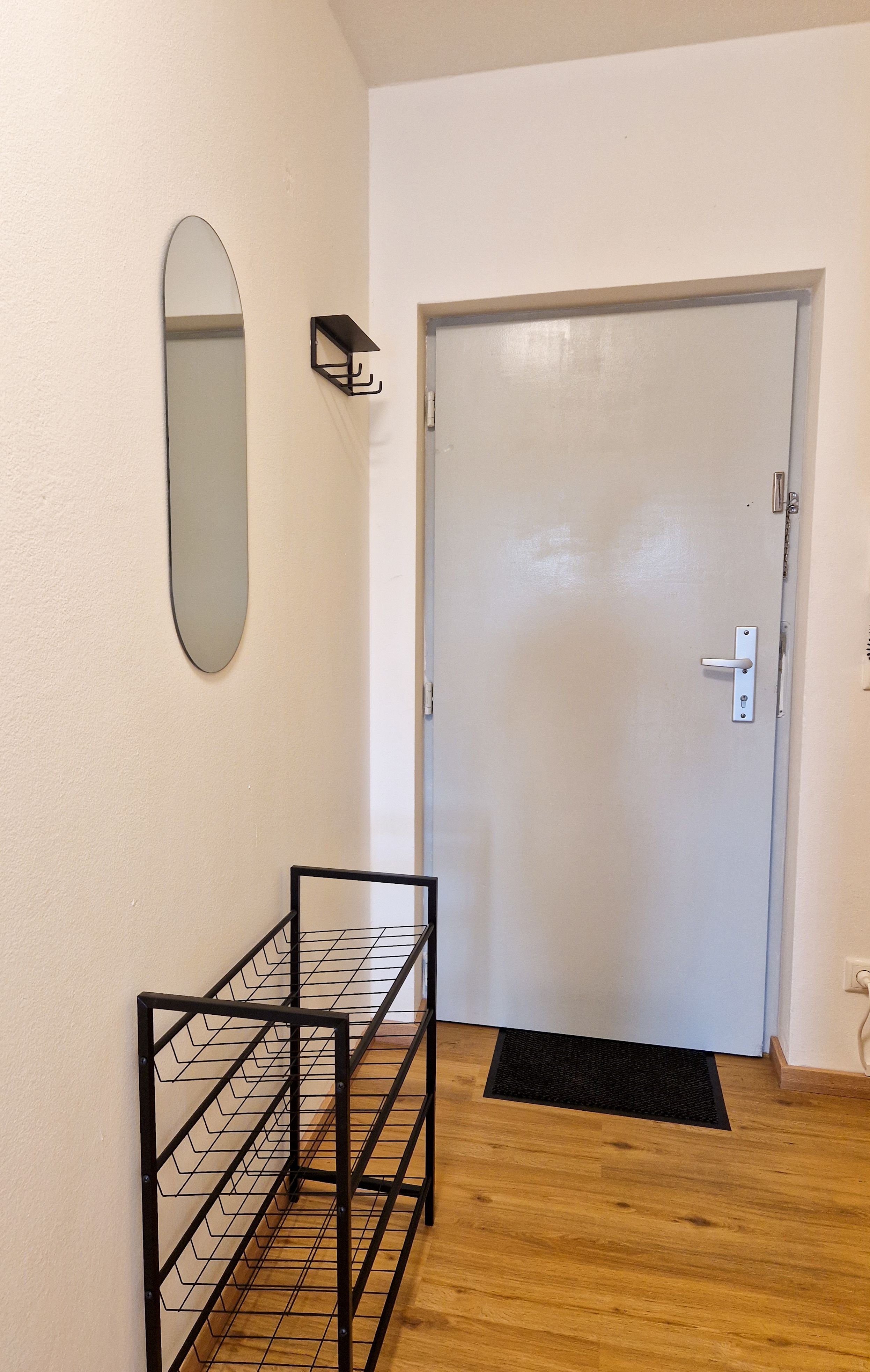 Bright & Wonderful Loft In Regensburg - 11