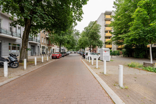 Renovated 2 bedroom apartment with balcony in Historical Charlottenburg
