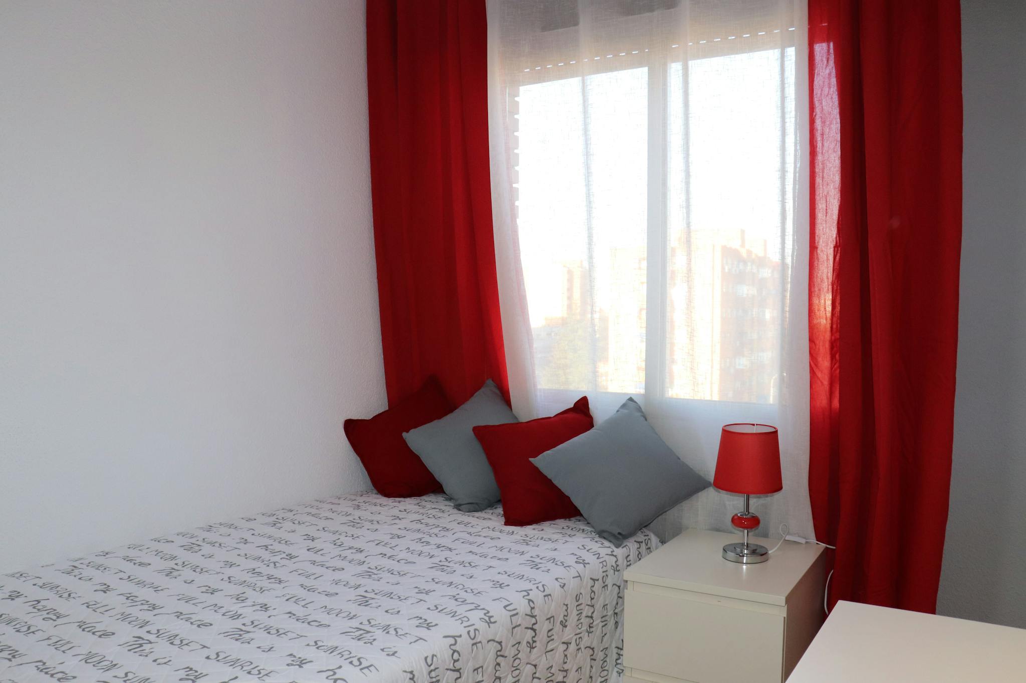 Private Room - Vía Complutense, Alcalá de Henares - Gallery - 1